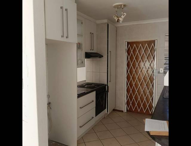 3 BEDROOM TOWNHOUSE FOR SALE IN MEREDALE